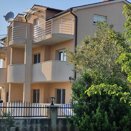 Appartments D&D Peroj Szoba fotó