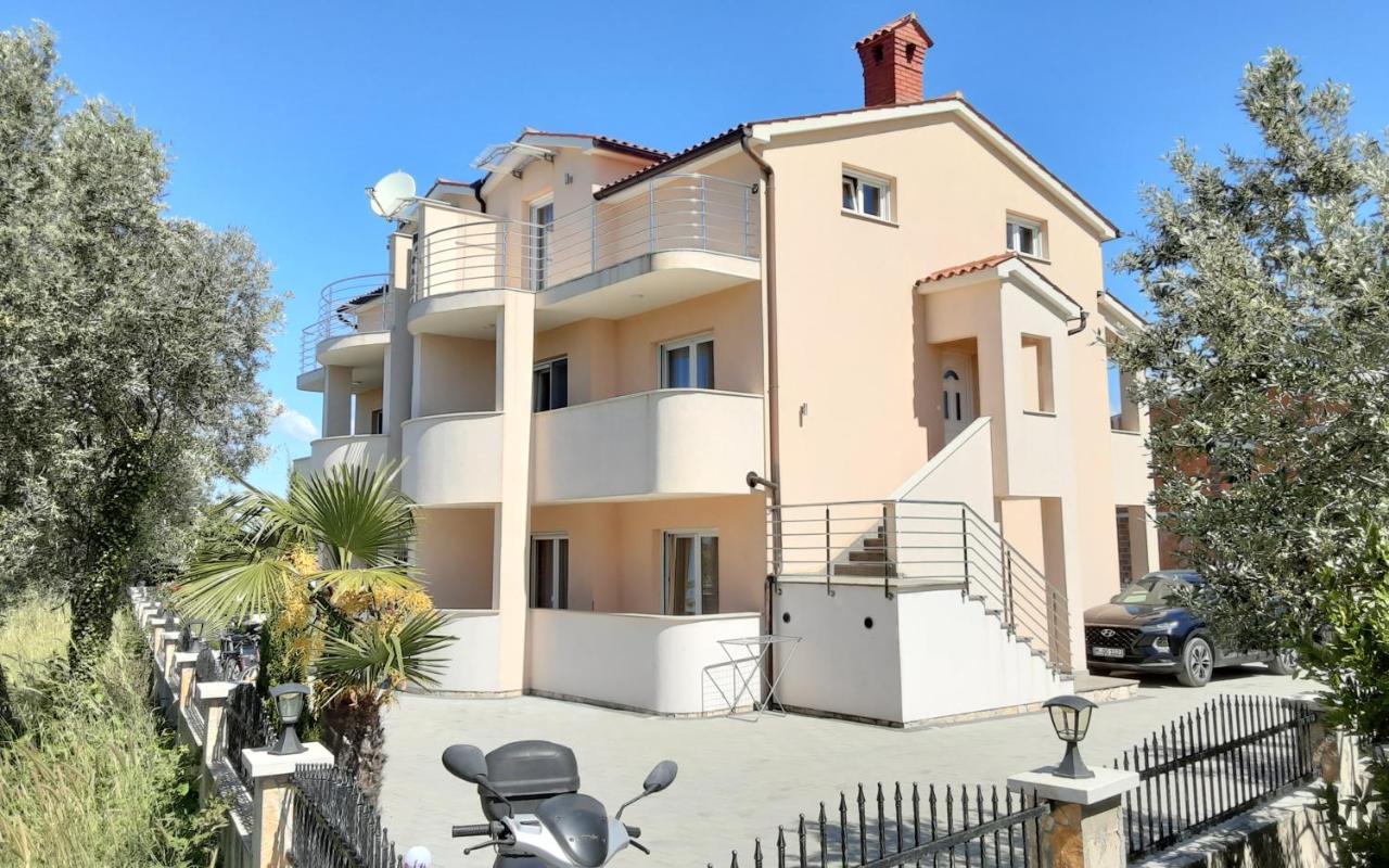 Appartments D&D Peroj Kültér fotó