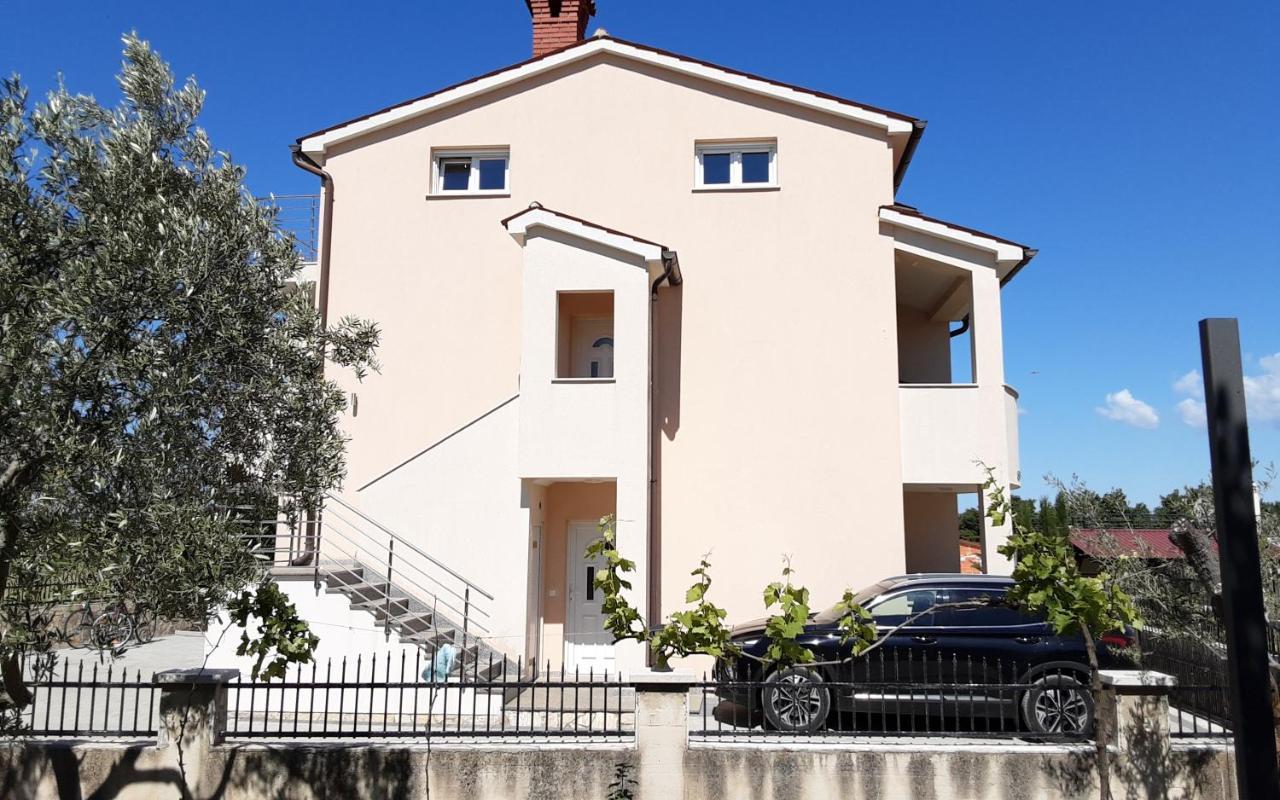 Appartments D&D Peroj Kültér fotó