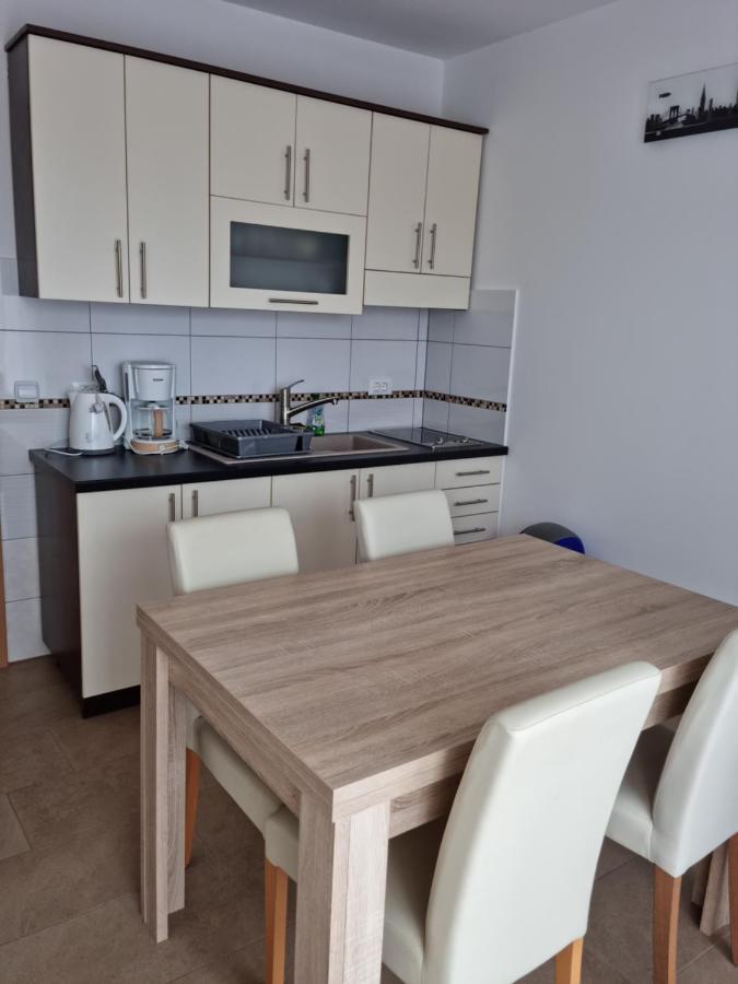 Appartments D&D Peroj Kültér fotó