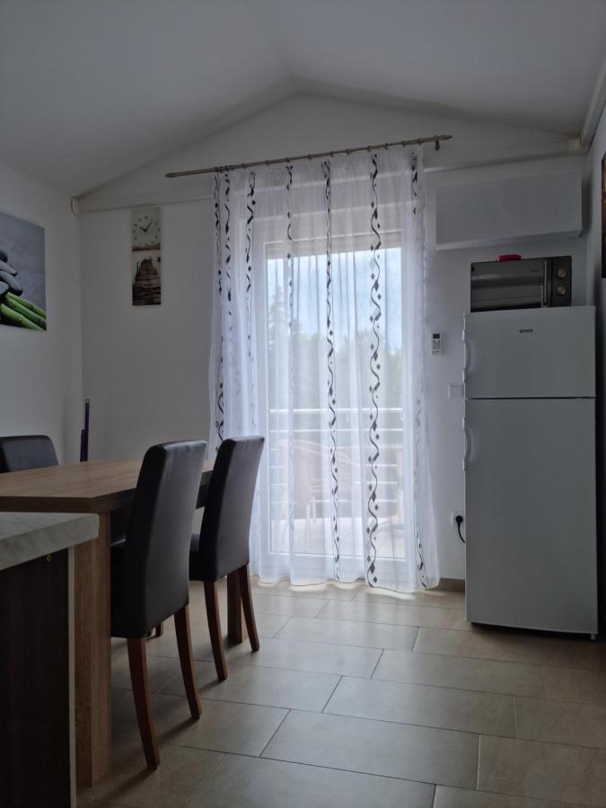 Appartments D&D Peroj Kültér fotó