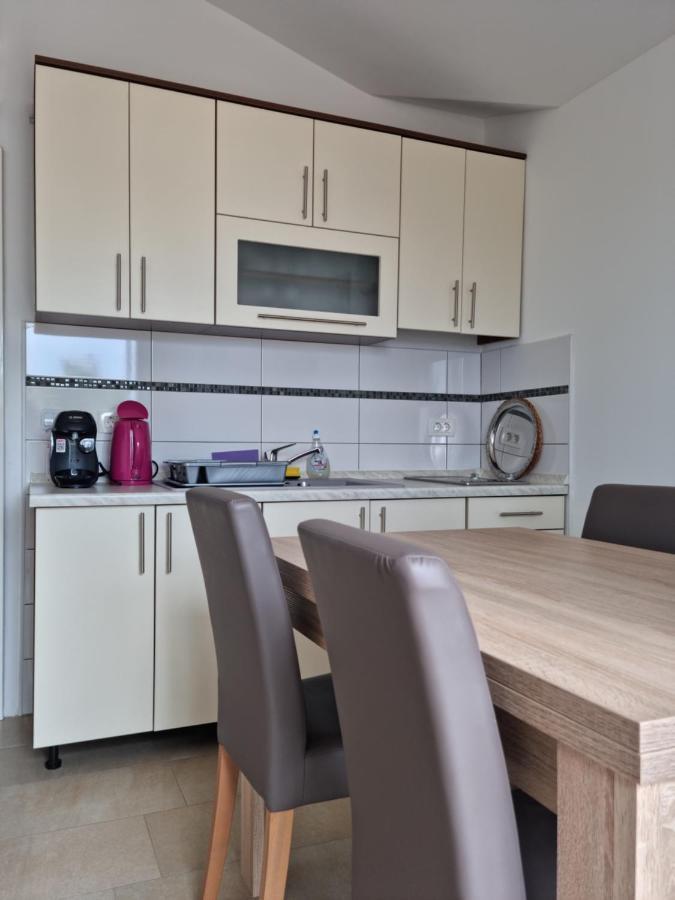 Appartments D&D Peroj Kültér fotó