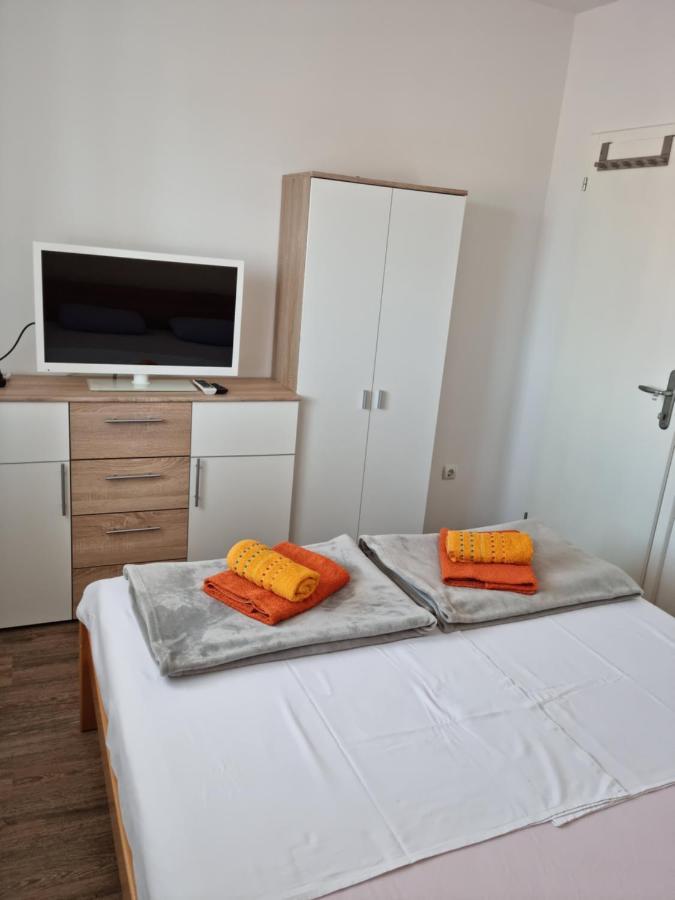 Appartments D&D Peroj Kültér fotó