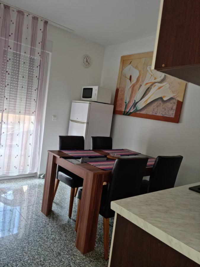 Appartments D&D Peroj Kültér fotó