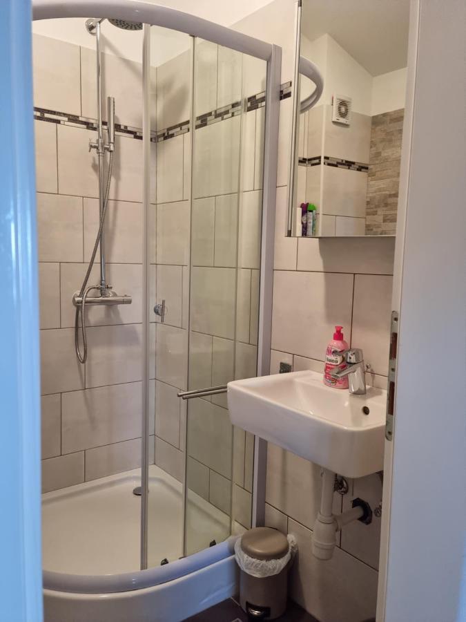 Appartments D&D Peroj Kültér fotó